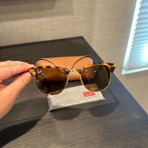 RAY-BANS CLUB MASTER